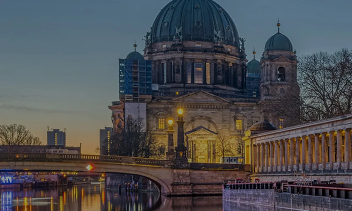 Fassadenbau Firma   Berlin